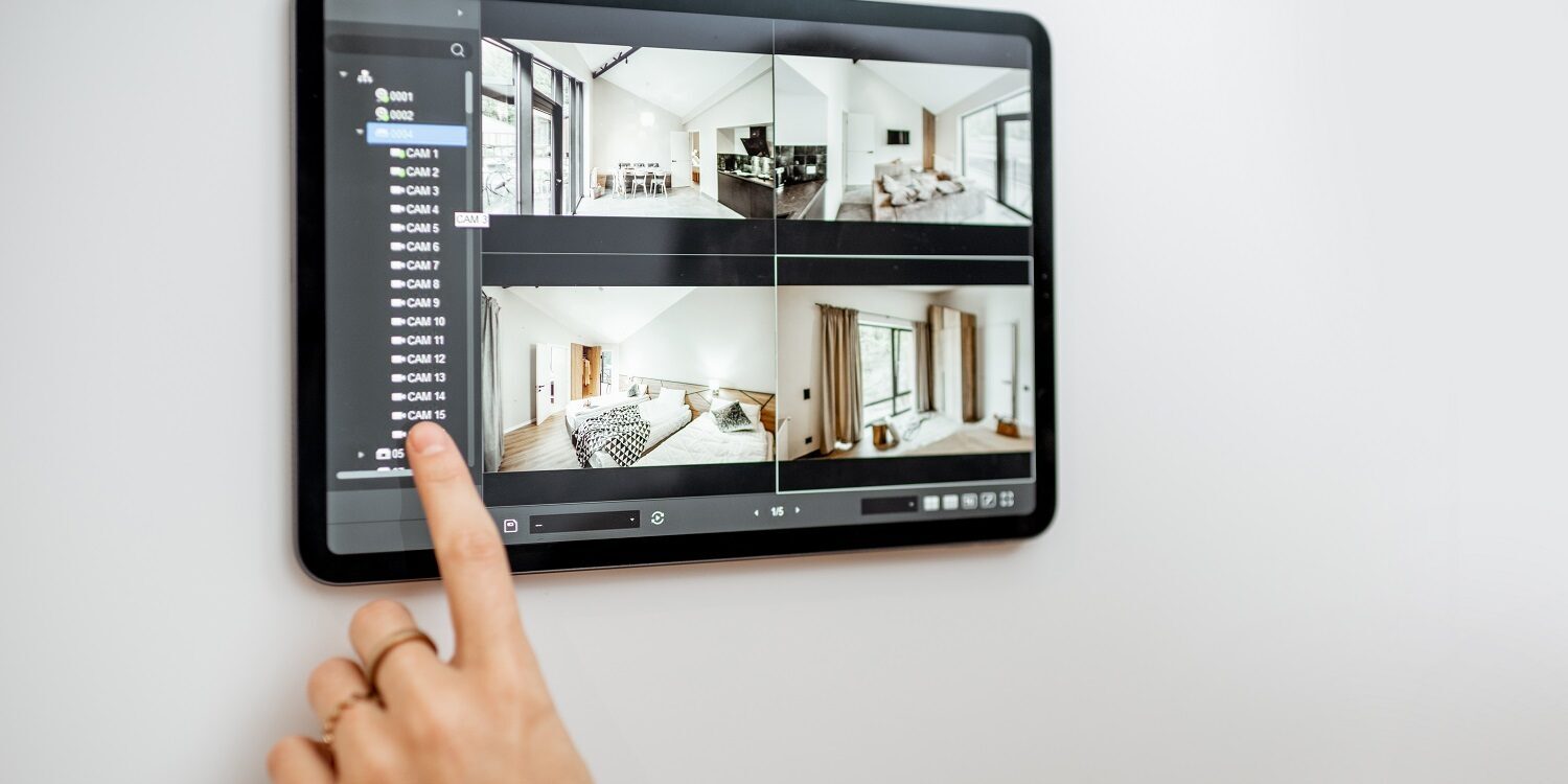 Controlling home with video cameras and digital tablet