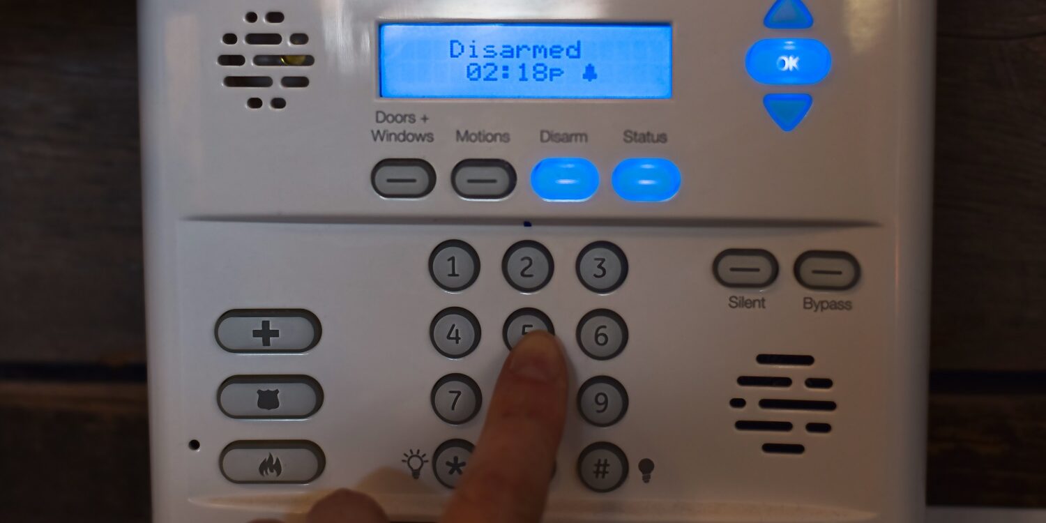 monitoramento-de-alarmes-24h-a-solucao-que-transforma-seu-imovel-em-uma-fortaleza-sem-precisar-fazer-obra