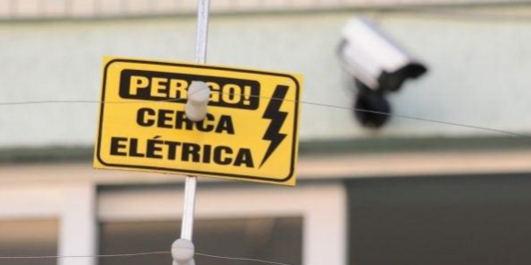 https://iport.net.br/seguranca-perimetral-conheca-as-vantagens-da-cerca-eletrica-para-casas-condominios-e-empresas/